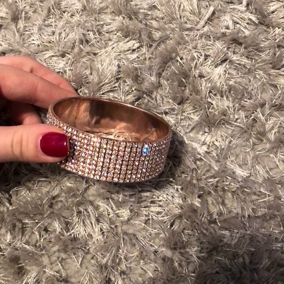Fashion Cuff! Sparkly and Rose Gold w/ Rhinestones - Picture 3 of 3